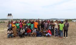 The RESADE‑CARI team, students from Grand Bassa University’s College of Agriculture and Food Science, and cooperative farmers from Grand Bassa and Bong arrive at the Best Practice Hub in Buchanan for hands‑on practical sessions.